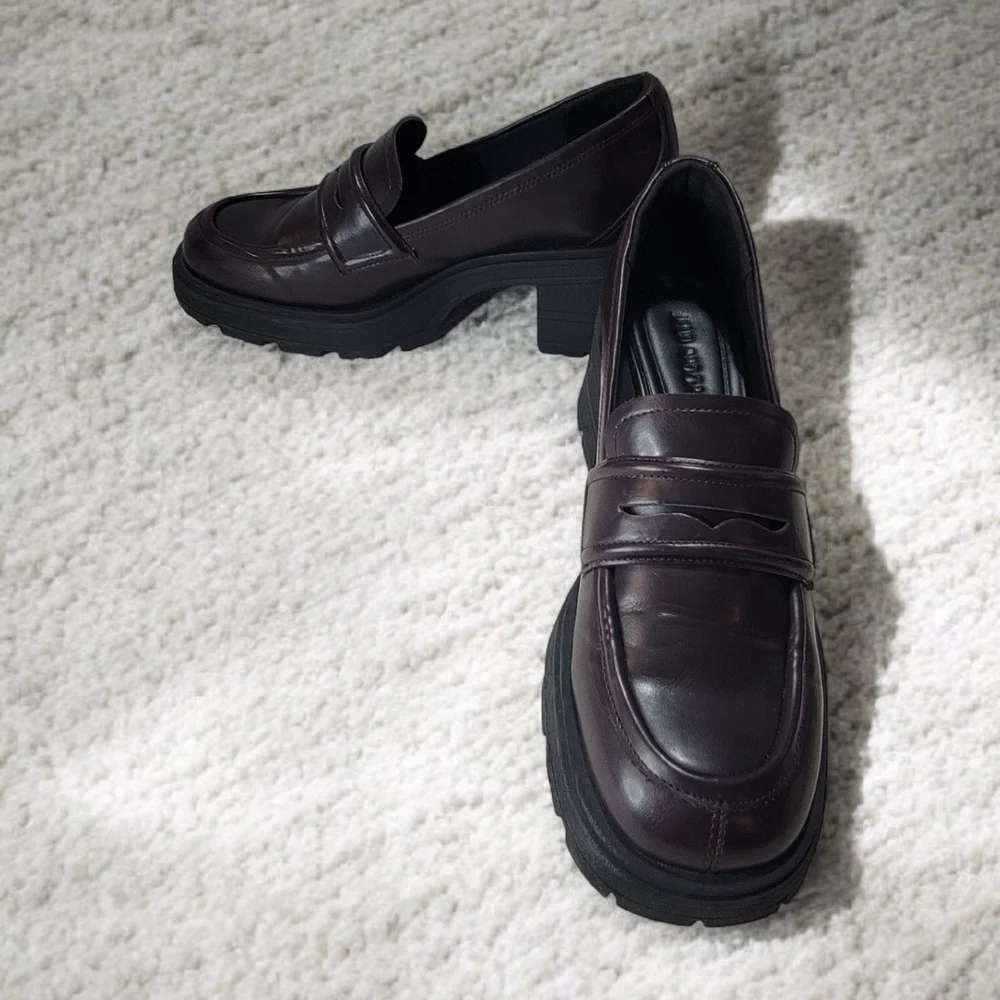 Jenn Ardor Womans Size 9.5 Stylish Brown Loafers. Penny Loafers Style.
